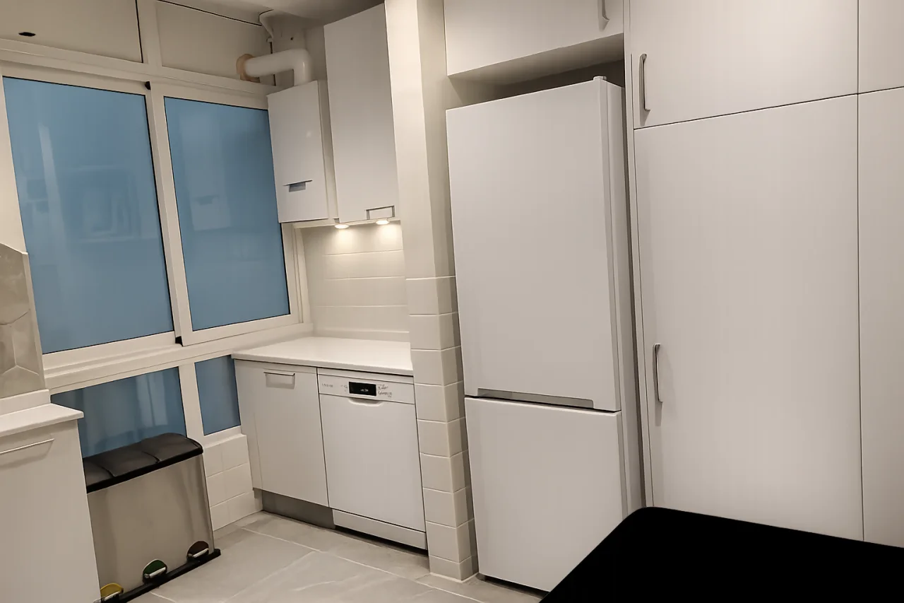 La nevera y la zona de office
